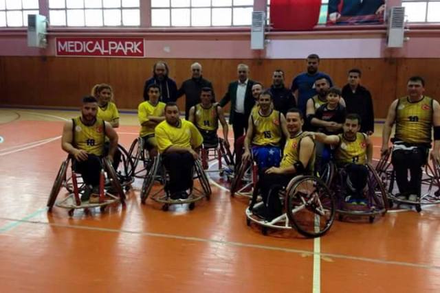 Altınordu Bedensel Engelliler Tekerlekli Sandalye Basketbol Takımı kaza geçirdi