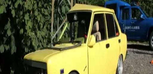 Virajı Alamayan Araba Piknik Dönüşü Kaza Yaptı 6 Yaralı