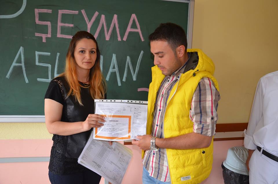 Şeyma’nın Karnesini Kuzeni Aldı