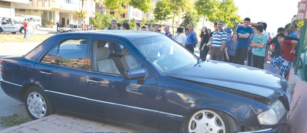 Otomobil mi Duvar’a Çarptı, Duvarmı Otomobil’e Çarptı Belli Değil