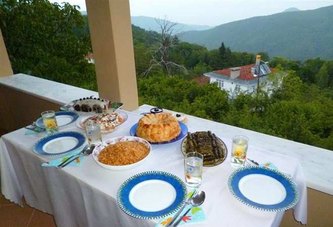 Yemeğini, Ekmeğini Al İftara Gel