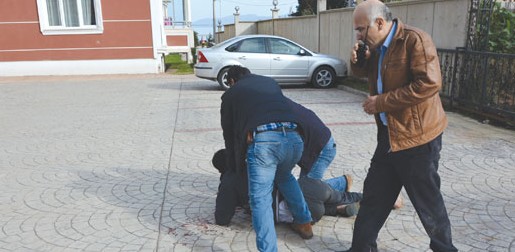 Fatsa’da Adli Dengesi Bozuk Kişi Evini Kurşunladı