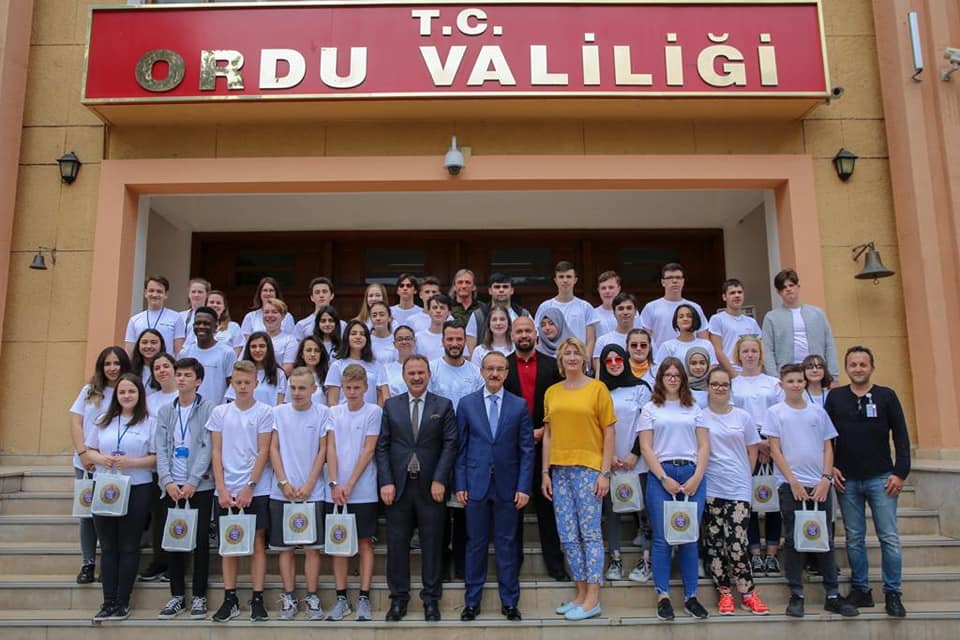 Misafir Öğrencilerden, Vali Yavuz’a Ziyaret