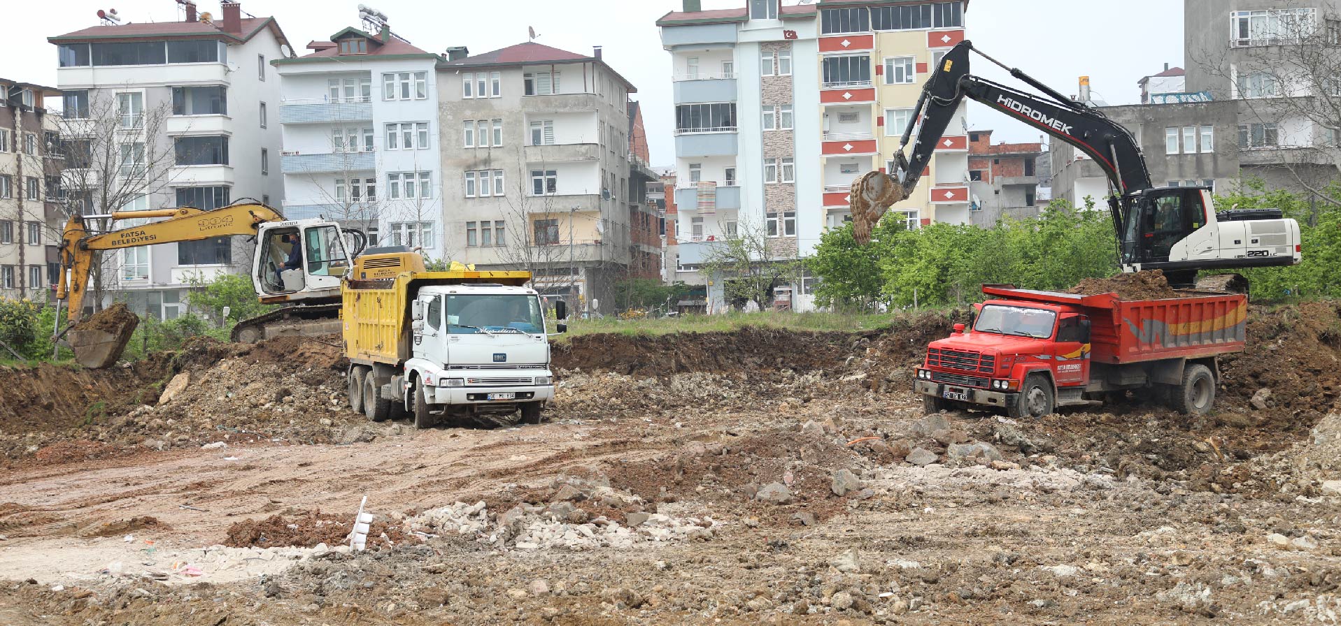 KAPALI PAZAR YERİNDE HAFRİYAT ÇALIŞMALARI ARALIKSIZ DEVAM EDİYOR