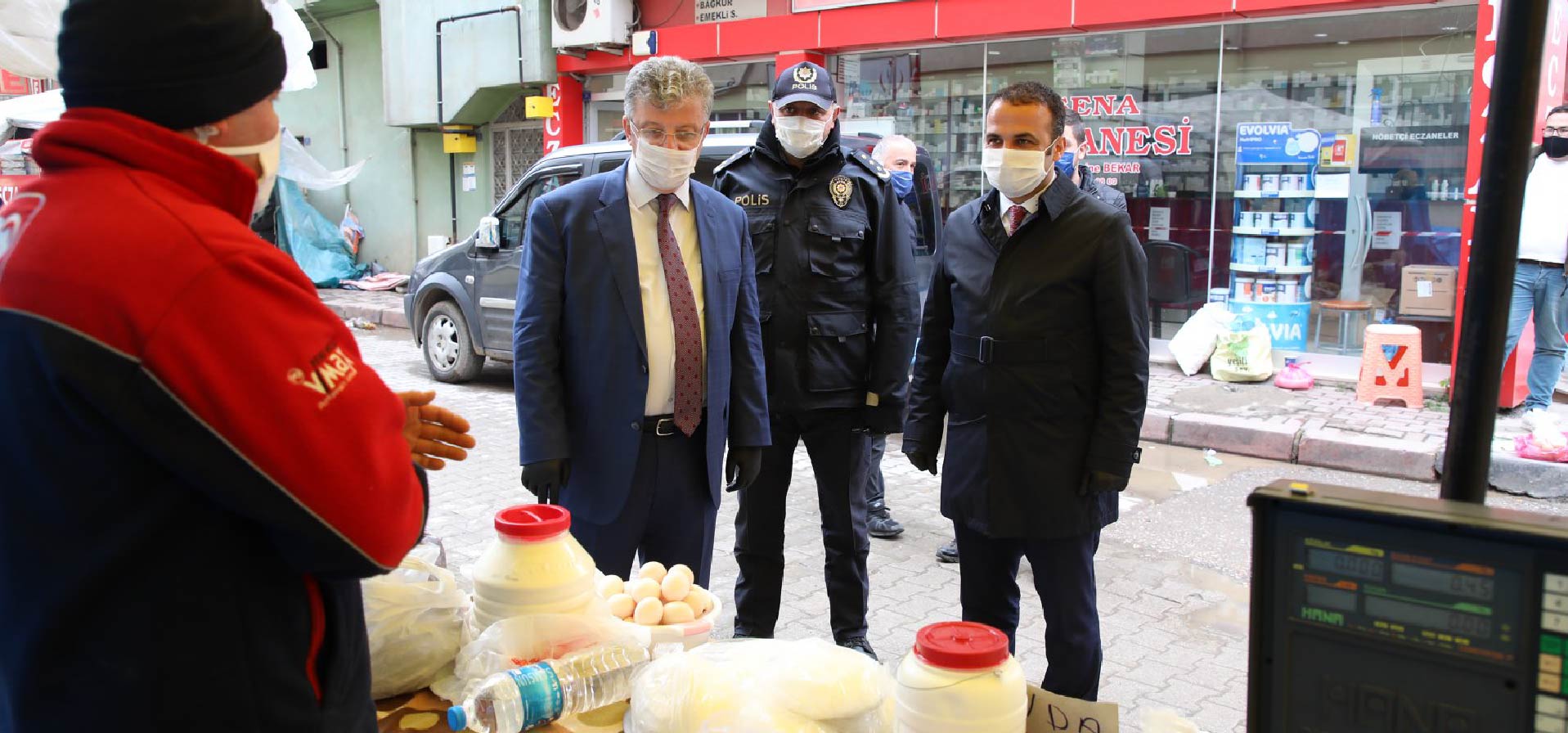 PAZAR YERİNDE ALINAN TEDBİRLERİ İNCELEDİLER