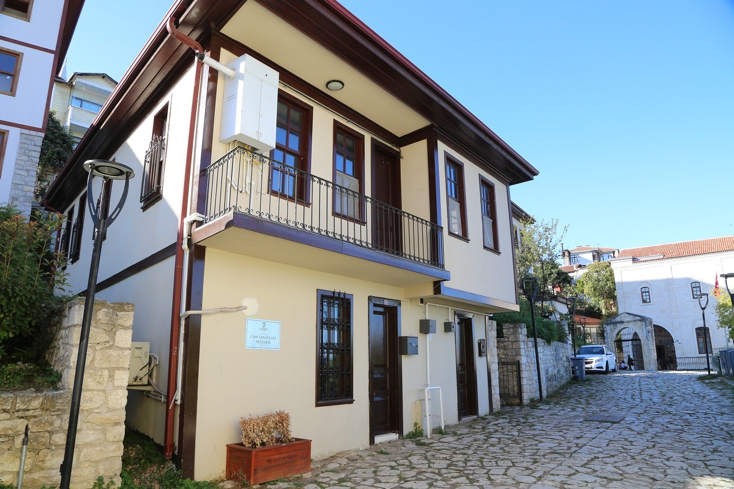 CAM SANATI YAŞATILACAK