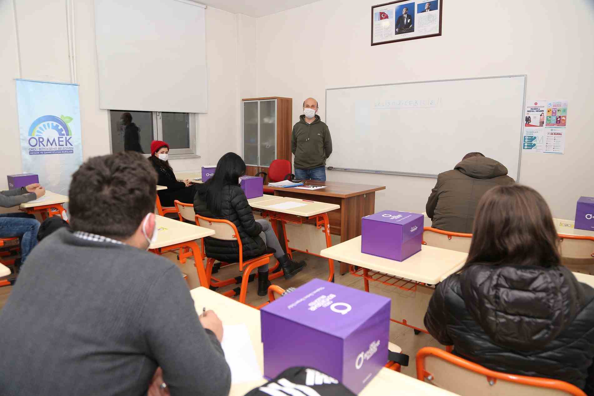 BASIN MENSUPLARI İÇİN ‘DİKSİYON VE HİTABET’ KURSU AÇILDI