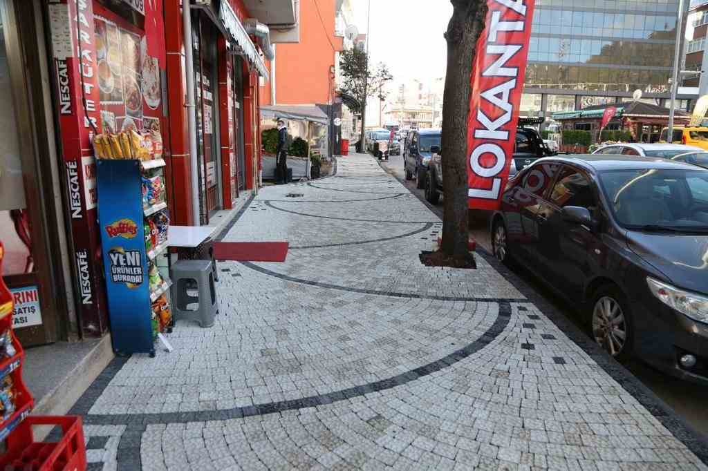 BÜYÜKŞEHİR’DEN ALTINORDU’YA MODERN KALDIRIMLAR