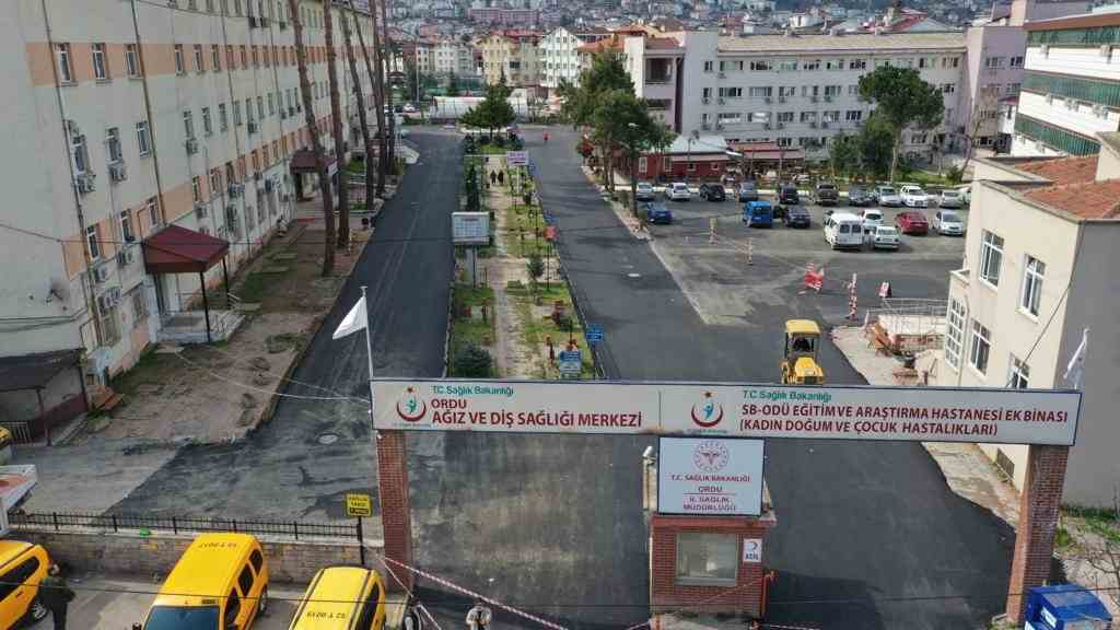 BÜYÜKŞEHİR’DEN SAĞLIK KAMPÜSÜNE ASFALT