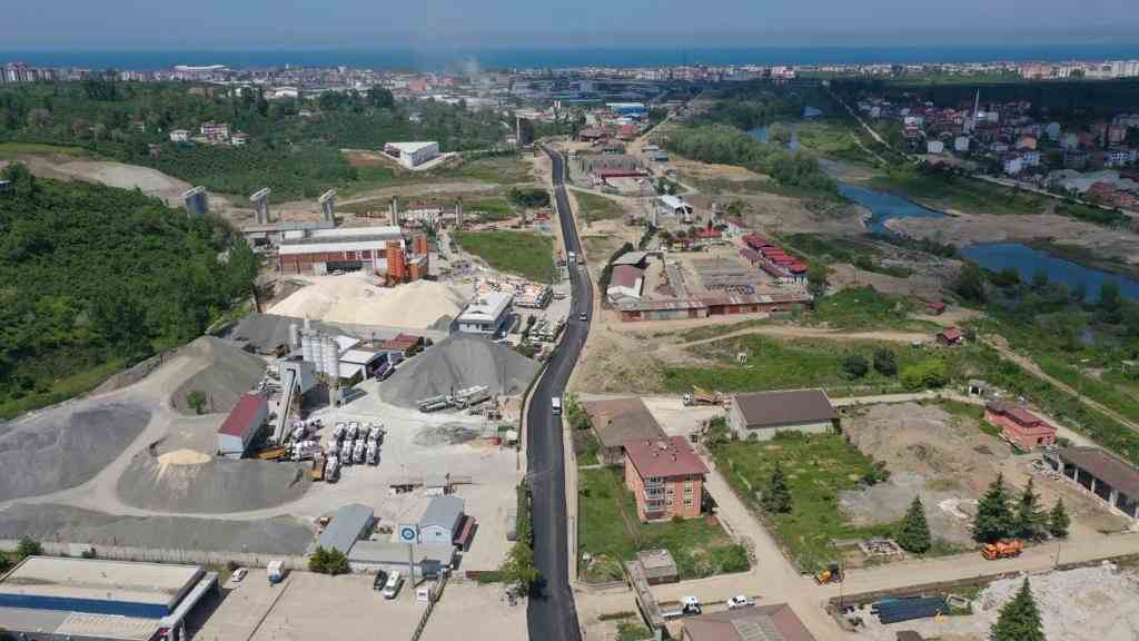 ALTINORDU’NUN EN SORUNLU GÜZERGAHINA BÜYÜKŞEHİR’DEN NEŞTER