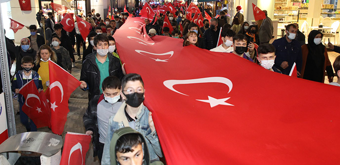 CUMHURİYET YÜRÜYÜŞÜNDE BÜYÜK COŞKU