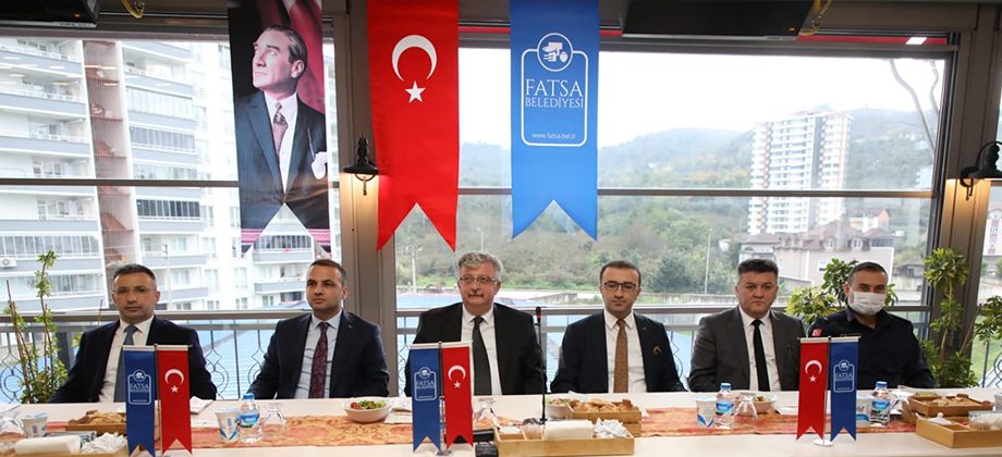 MUHTARLARIMIZLA İSTİŞARELİ VE KOORDİNELİ HİZMET EDİYORUZ